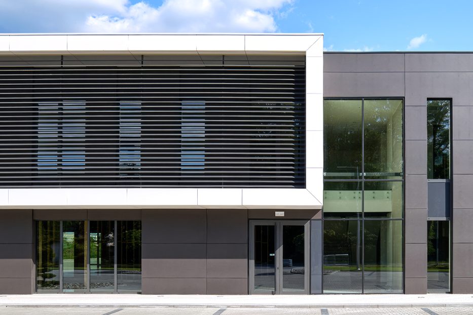 Aluminium in Eingangstüren – wann ist es die beste Materialwahl für gewerbliche Objekte?