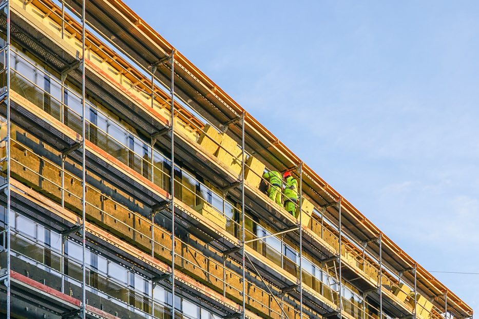 Energetische Sanierung von Gebäuden der 1970er und 1980er Jahre – Fenster- und Türelemente aus PVC im Hinblick auf BAFA-Förderung